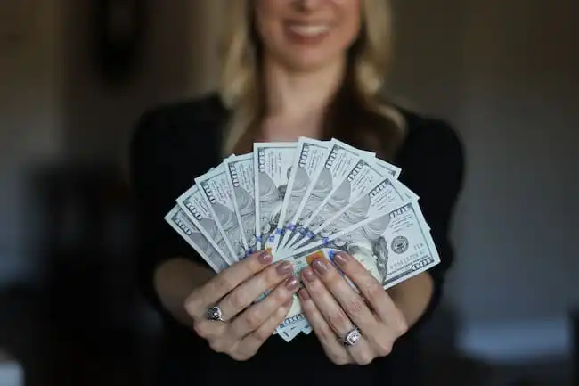 Anne Hathaway Earnings 1